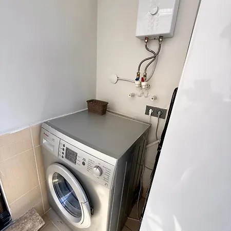 Apartment Konyaalti Plajina Yuerueme Mesafesinde Merkezi Konum Antalya