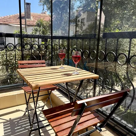 Apartment Konyaalti Plajina Yuerueme Mesafesinde Merkezi Konum Antalya